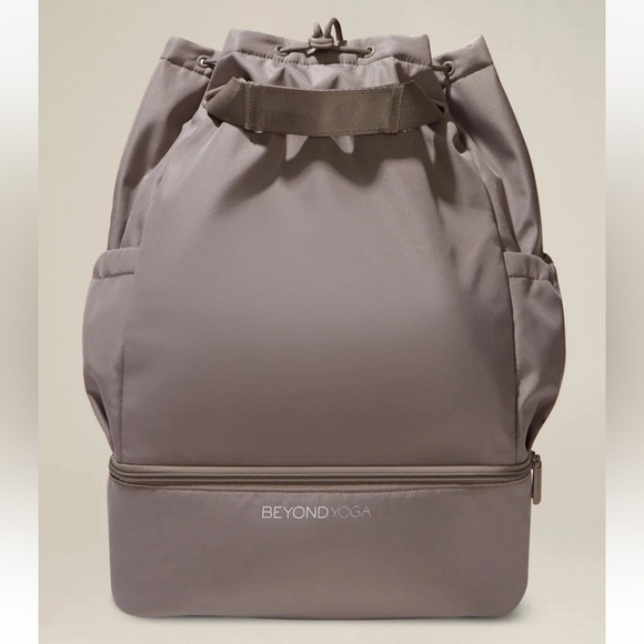 BEYOND YOGA Convertible Cinch Top Gym Bag In Birch Taupe Large Minimalist Travel main image 10